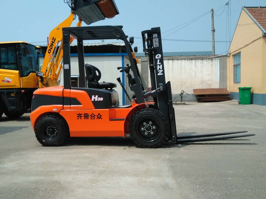 內(nèi)燃叉車(chē)